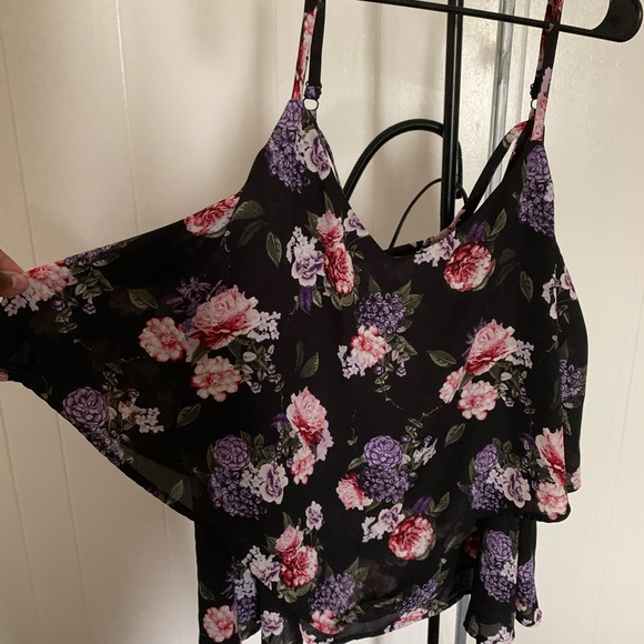 Black Floral Layered Tank Top - Picture 2 of 3
